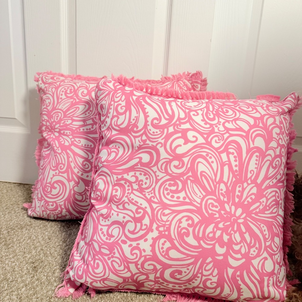 2 Lilly Pulitzer Indoor Outdoor Preppy Reversible Pillow 18x18 Floral Giraffe - Picture 5 of 6